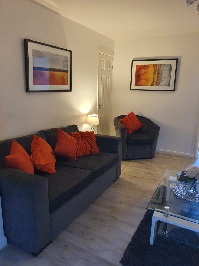 3 Bedroom (5 Beds), 1 Bath – Ikleston, Derbyshire