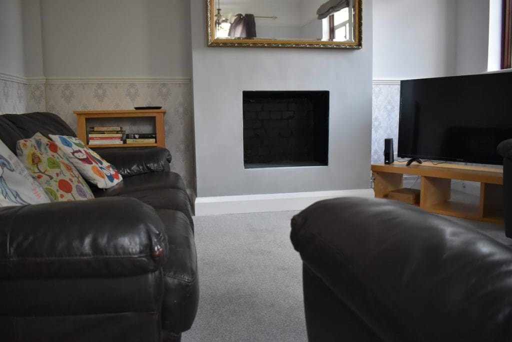 4 Bedroom (4 Bed), 1.5 Bathroom – Harlow, Essex, England, UK