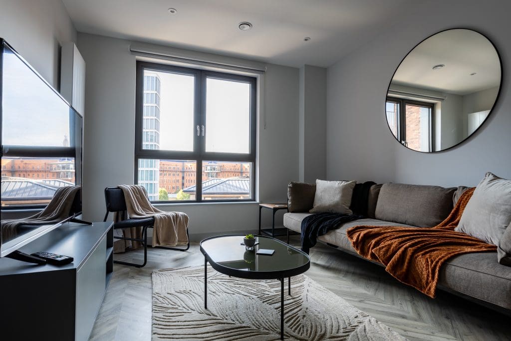 2 Bedroom, (2 Bed), 2 Bath – Bristol, England, UK
