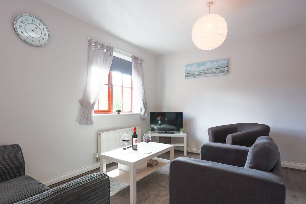 3 Bedroom (5 Beds), 2 Bathroom House – Milton Keynes, Buckinghamshire, England, UK