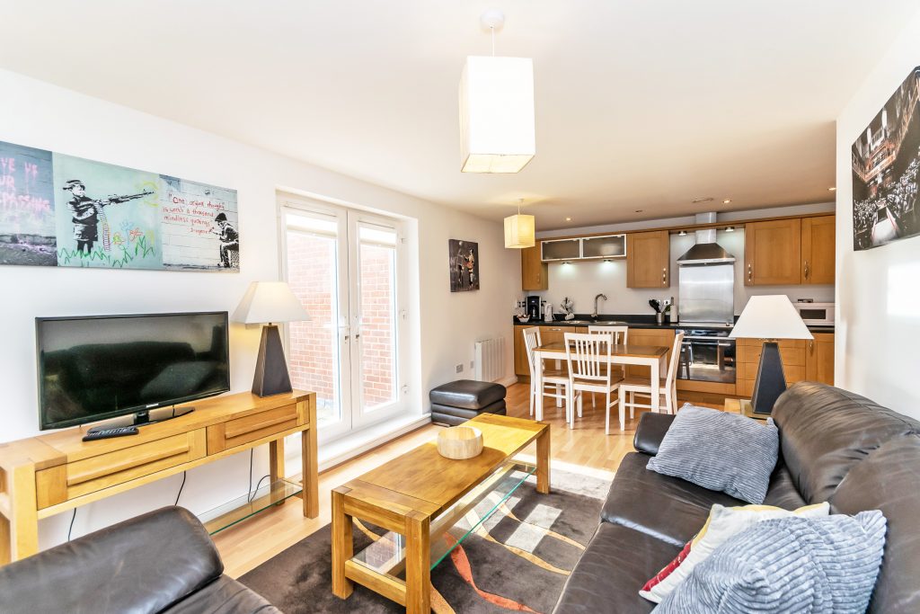 2 Bedroom, 1 Bathroom Apartment – Chester, Cheshire, England, UK