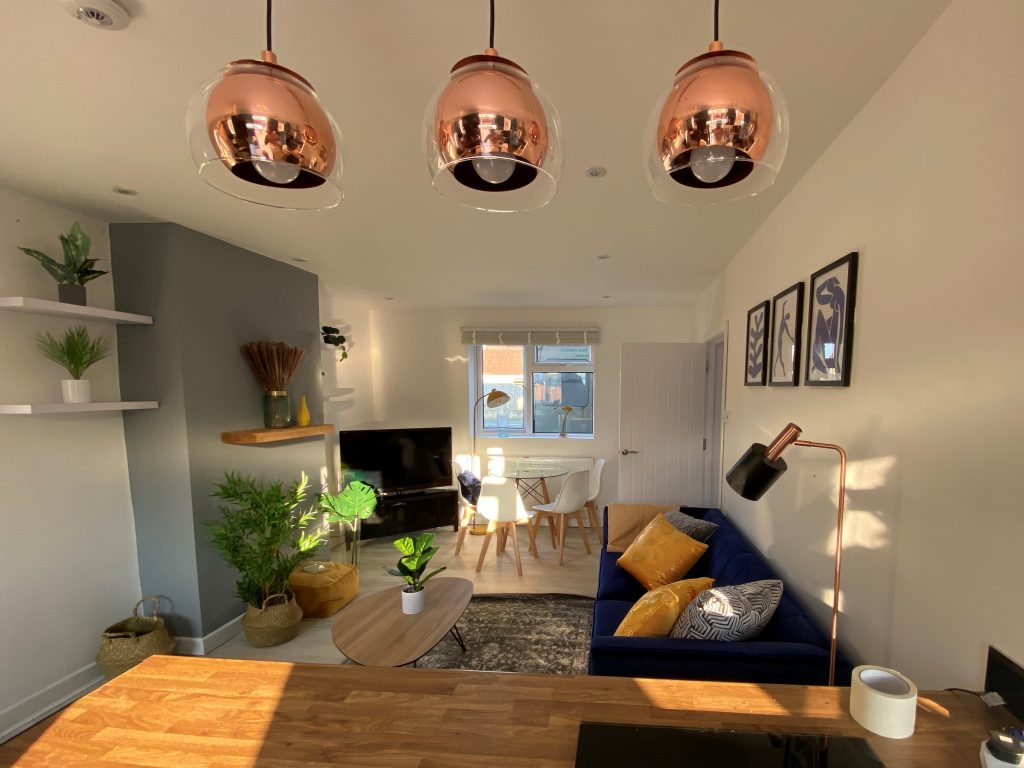 4 Bedroom (5 Beds), 1 Bath – Bath, Somerset, England, UK