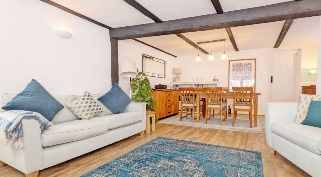 3 Bedroom 2 Bathroom property located In Crawley, West Sussex, England, UK