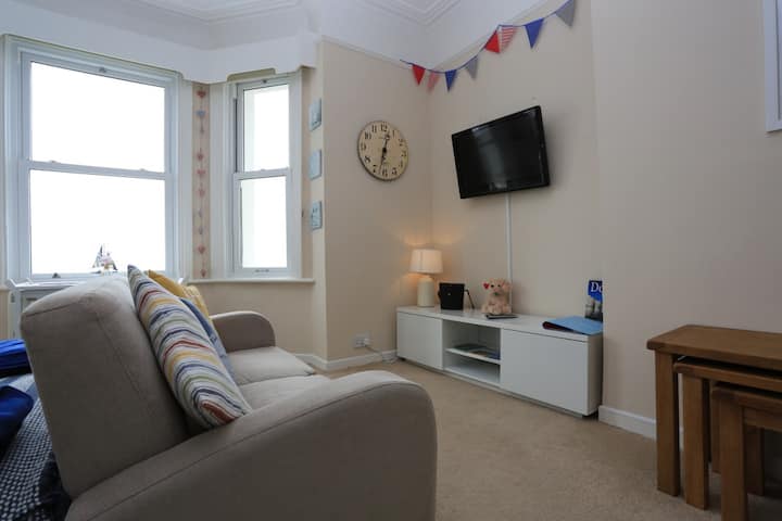 1 Bedroom (1 Beds), 1 Bath – Bournemouth, Dorset, England, UK
