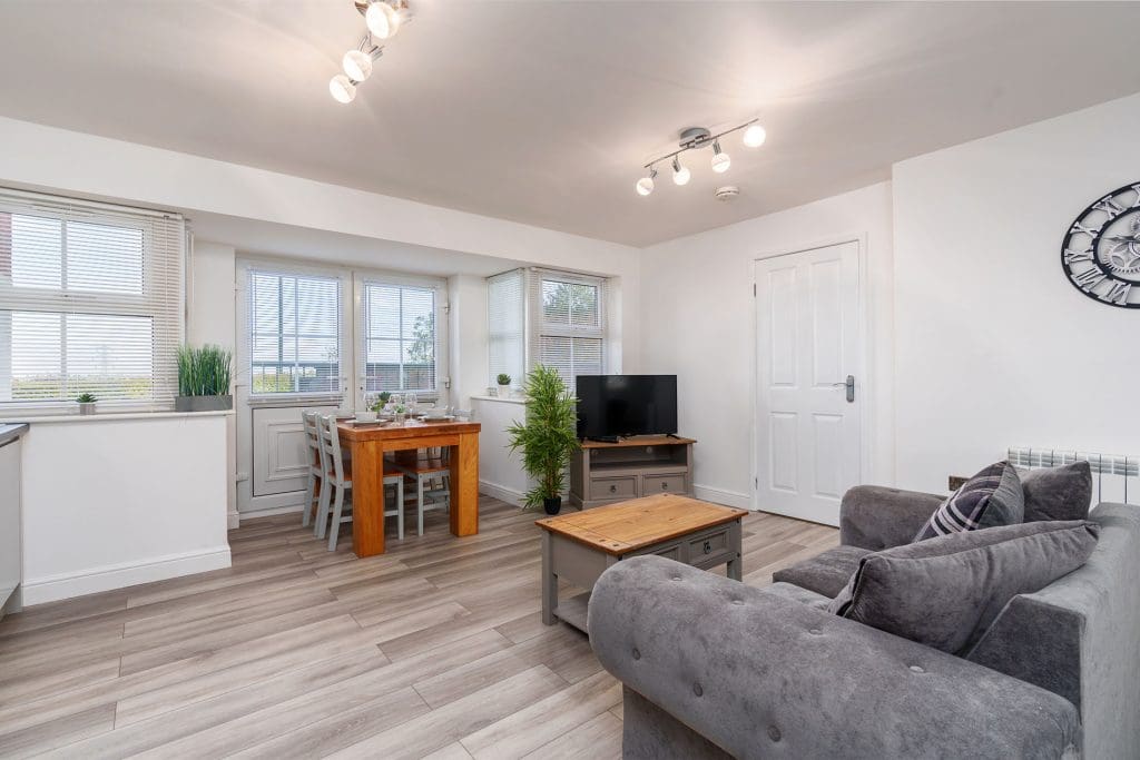 3 Bedroom, (4 beds), 1 Bathroom House Located In Chesterfield, Derbyshire, England, UK