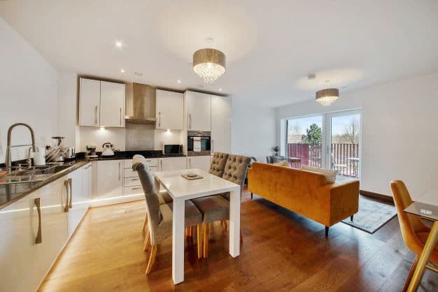 2 Bedroom (4 Beds), 2 Bath – Maidstone, Kent, England, UK