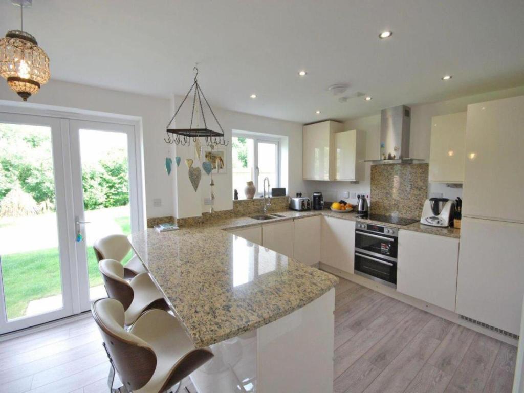 4 Bedrooms (4 Beds), 4 Bath – Truro,  Cornwall, England, UK