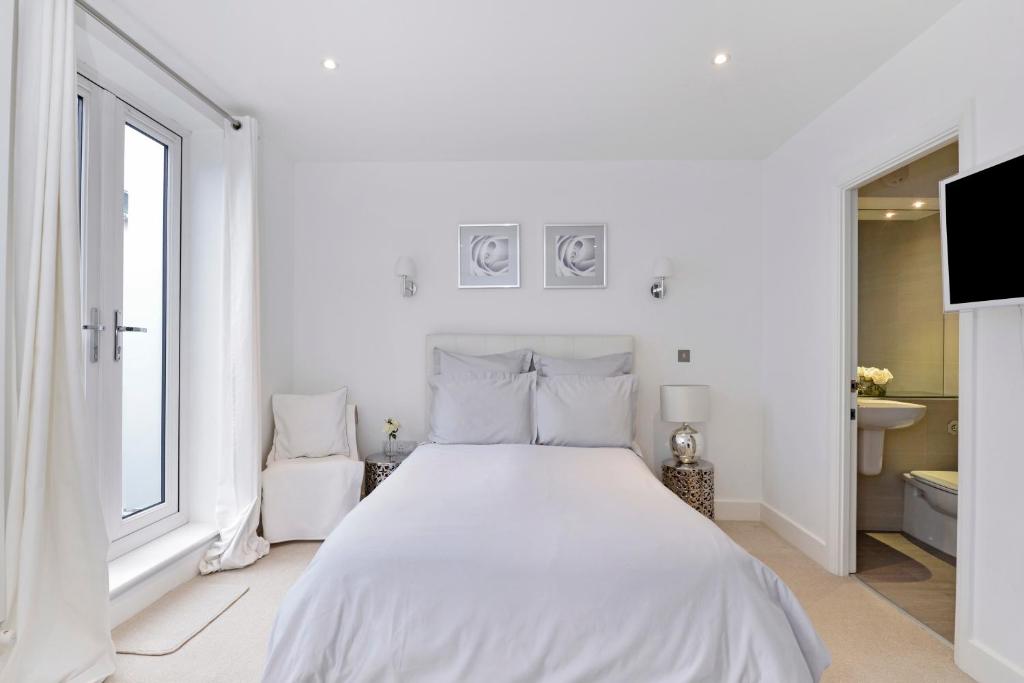 4 Bedrooms (4 Beds), 4 Bath – London, Greater London, England, UK