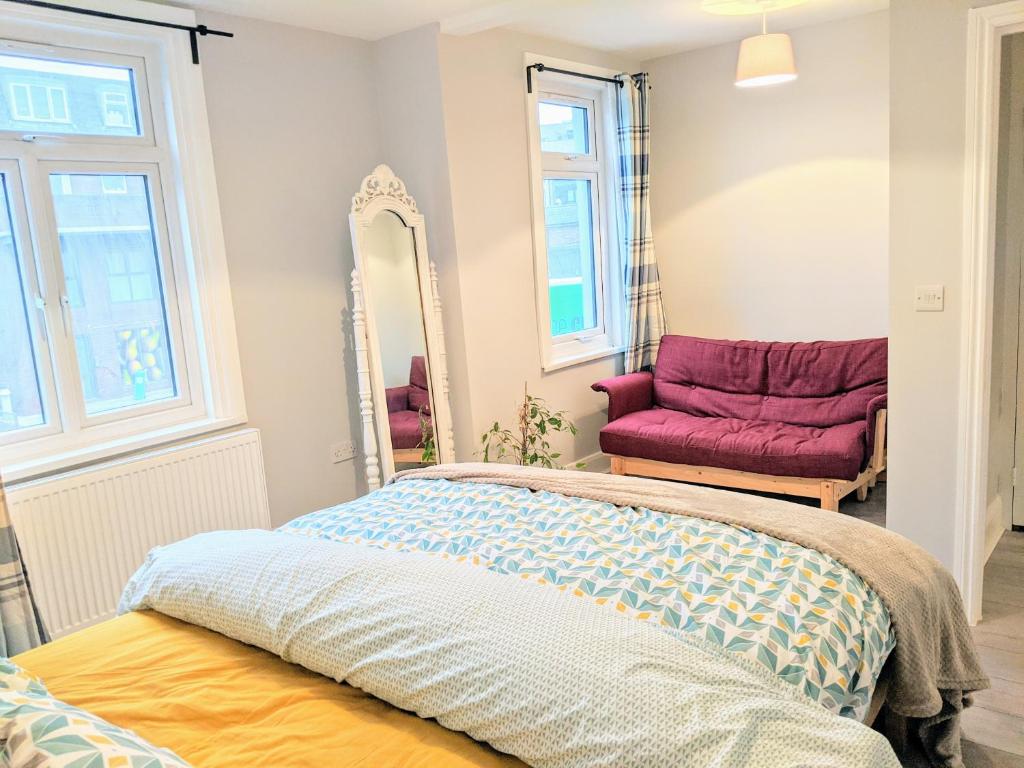 4 Bedrooms (4 Beds), 2 Bath – City of London,  Greater London, England, UK