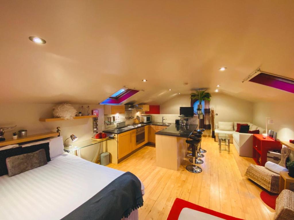 1 Bedrooms (1 Beds), 1 Bath – Belfast, County Antrim, Northern Ireland, UK