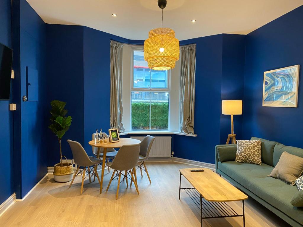 2 Bedrooms (2 Beds), 1 Bath – Cardiff, South Glamorgan, Wales, UK