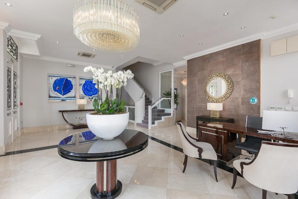11 Bedrooms (11 Beds), 1 Bath – City of London, Greater London, England, UK