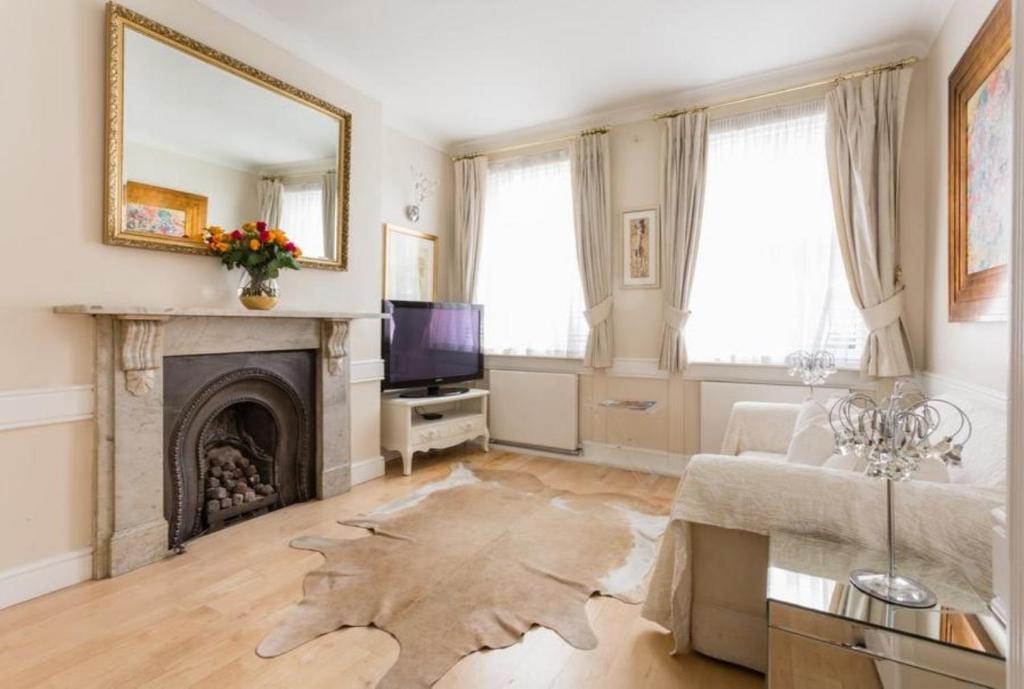 3 Bedrooms (3 Beds), 2 Bath – City of London,  Greater London, England, UK