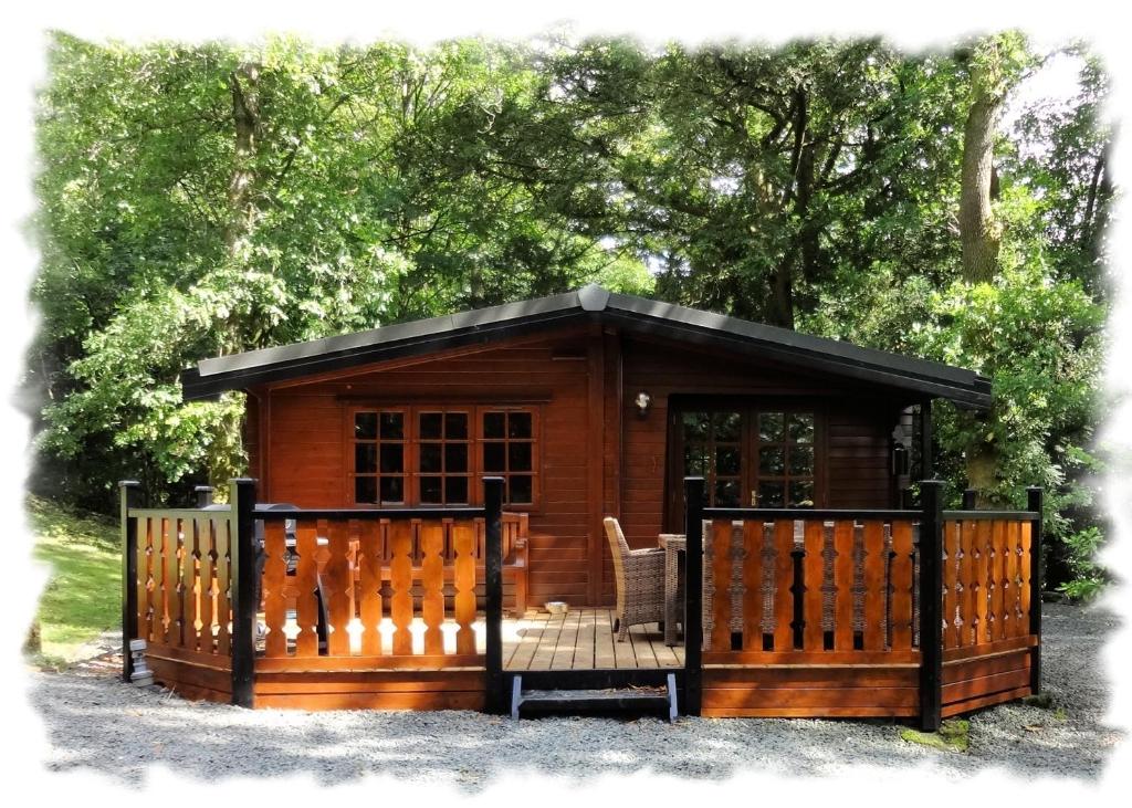 2 Bedrooms (3 Beds), 1 Bath – Ambleside,  Lancashire, England, UK