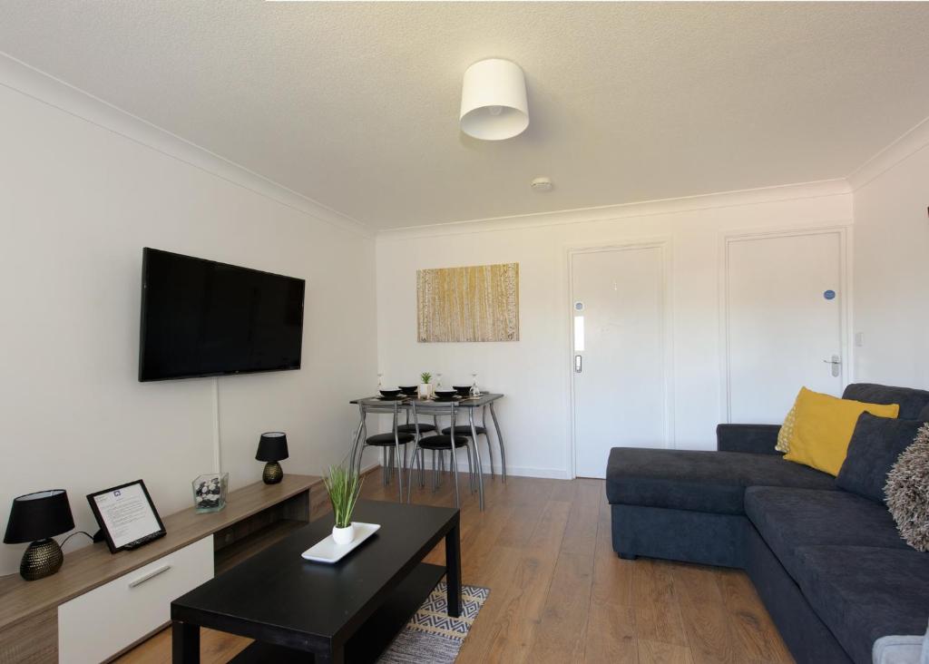 4 Bedrooms (5 Beds), 1 Bath – Birmingham, West Midlands, England, UK