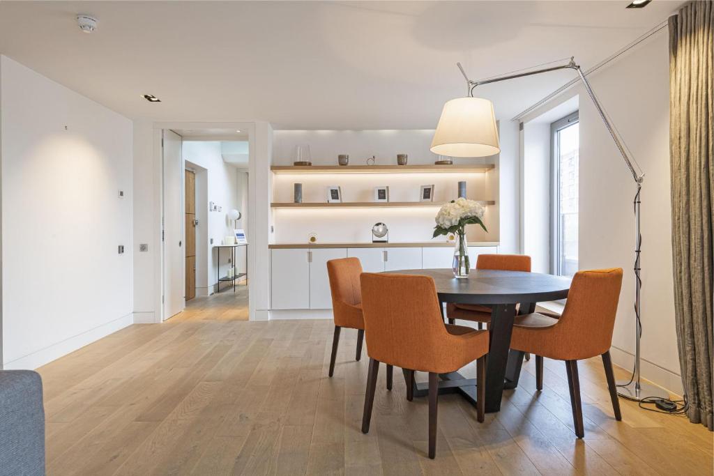 4 Bedrooms (4 Beds), 3 Bath – City of London, Greater London, England, UK