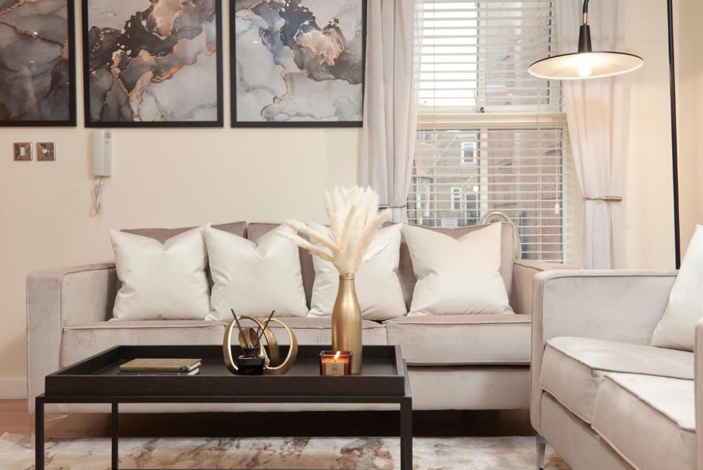2 Bedrooms (2 Beds), 2 Bath – York , North Yorkshire, England, UK