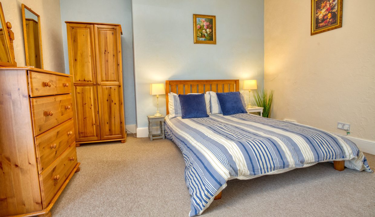 03 Bed 1.2