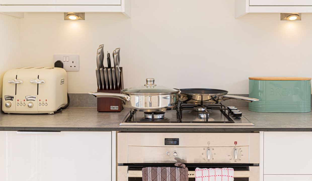10 TIVOLI MEWS-25