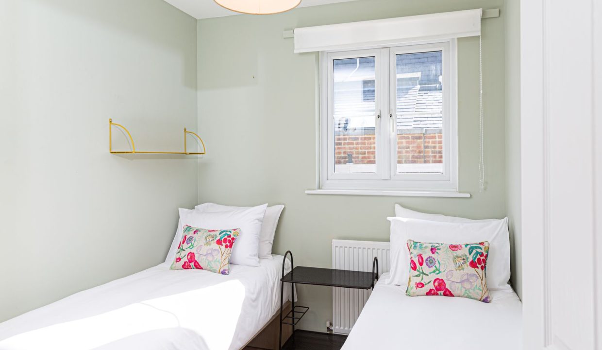 10 TIVOLI MEWS-47