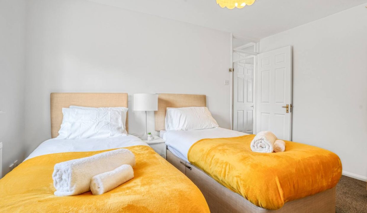 bedroom 1.2