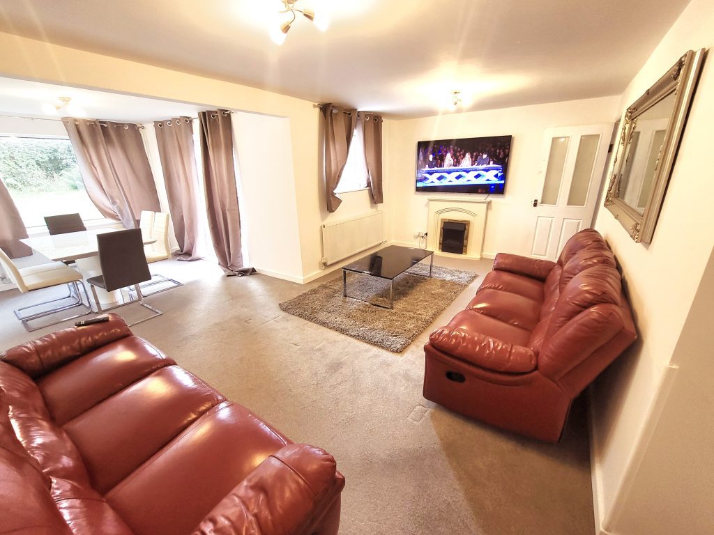 3 Bedrooms (3 Beds), 2 Bath – Stapleford, Nottinghamshire, England, UK