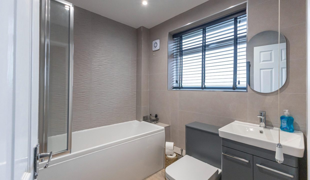 08 Bath.1
