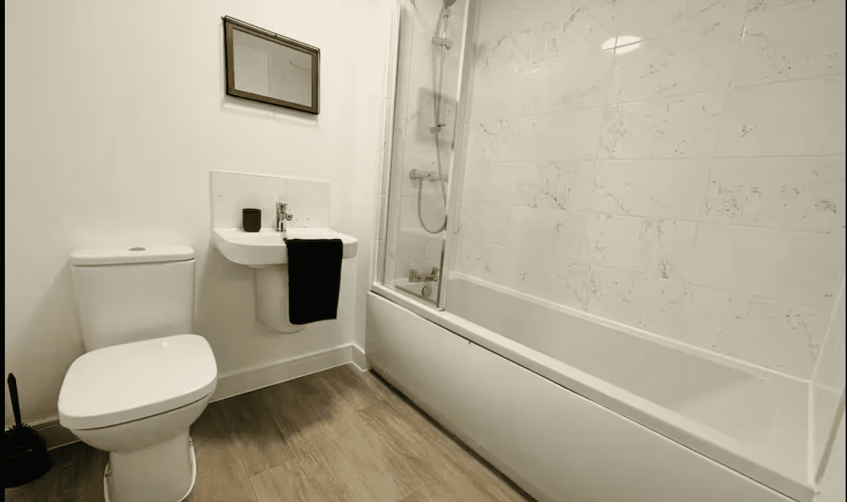 Maize walk main bathroom