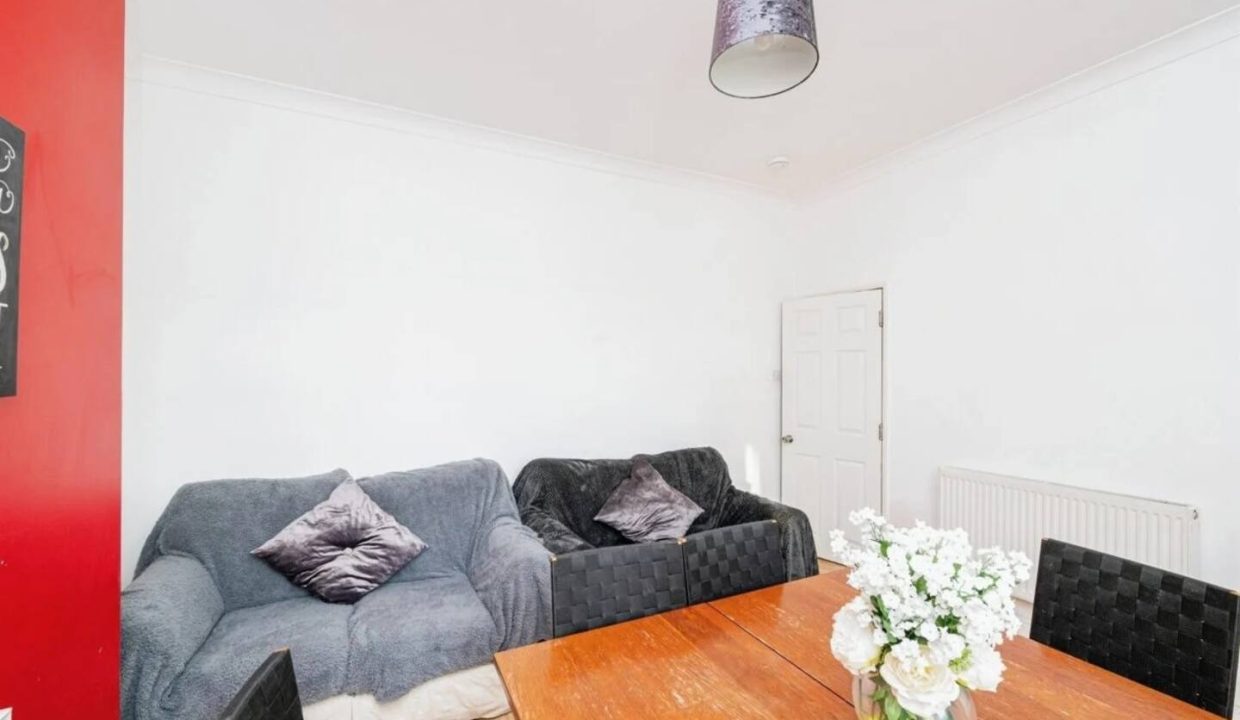 WhatsApp Image 2025-12-17 at 14.06.38