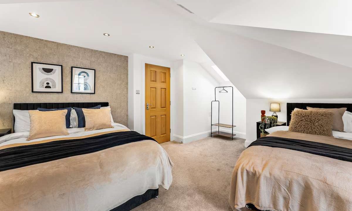 Bedroom 1_6