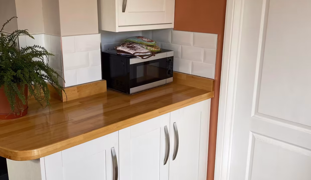Full Kitchen 2