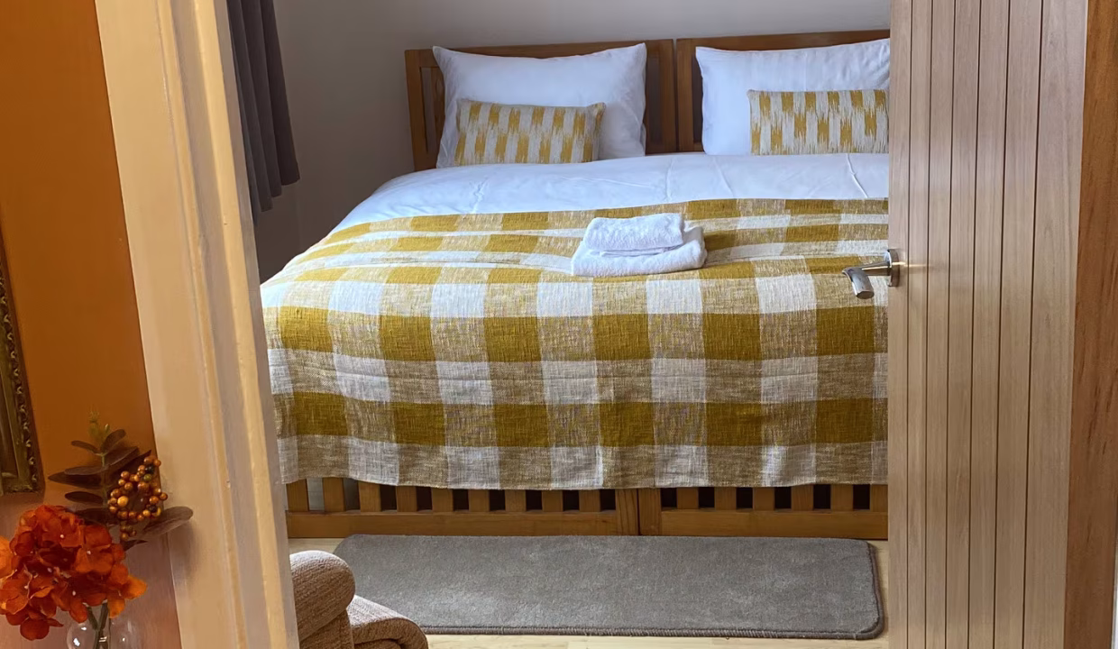 Master bedroom 3